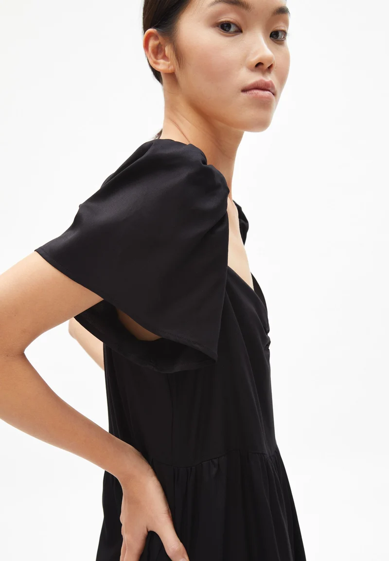 GAIAA SOLID | black