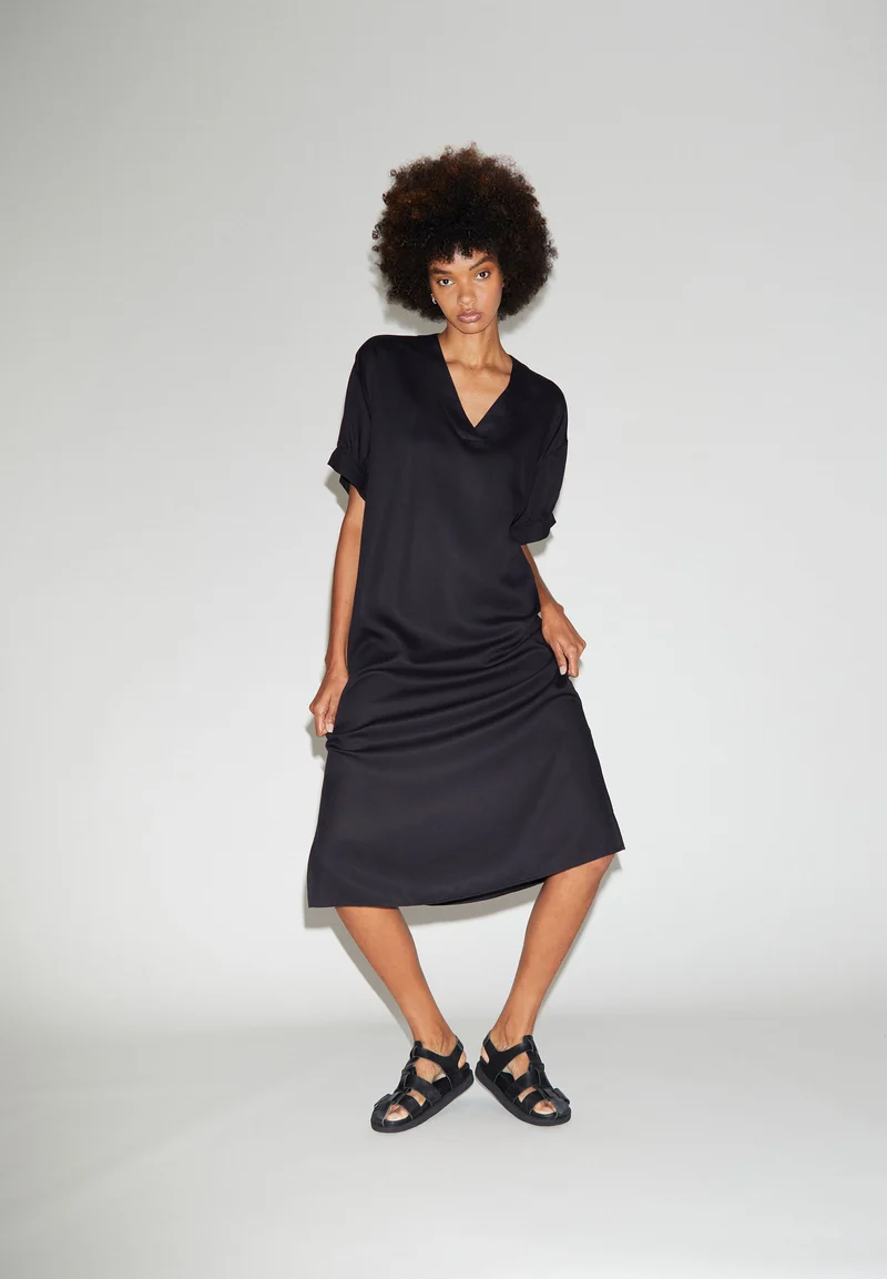 NERISAA | black