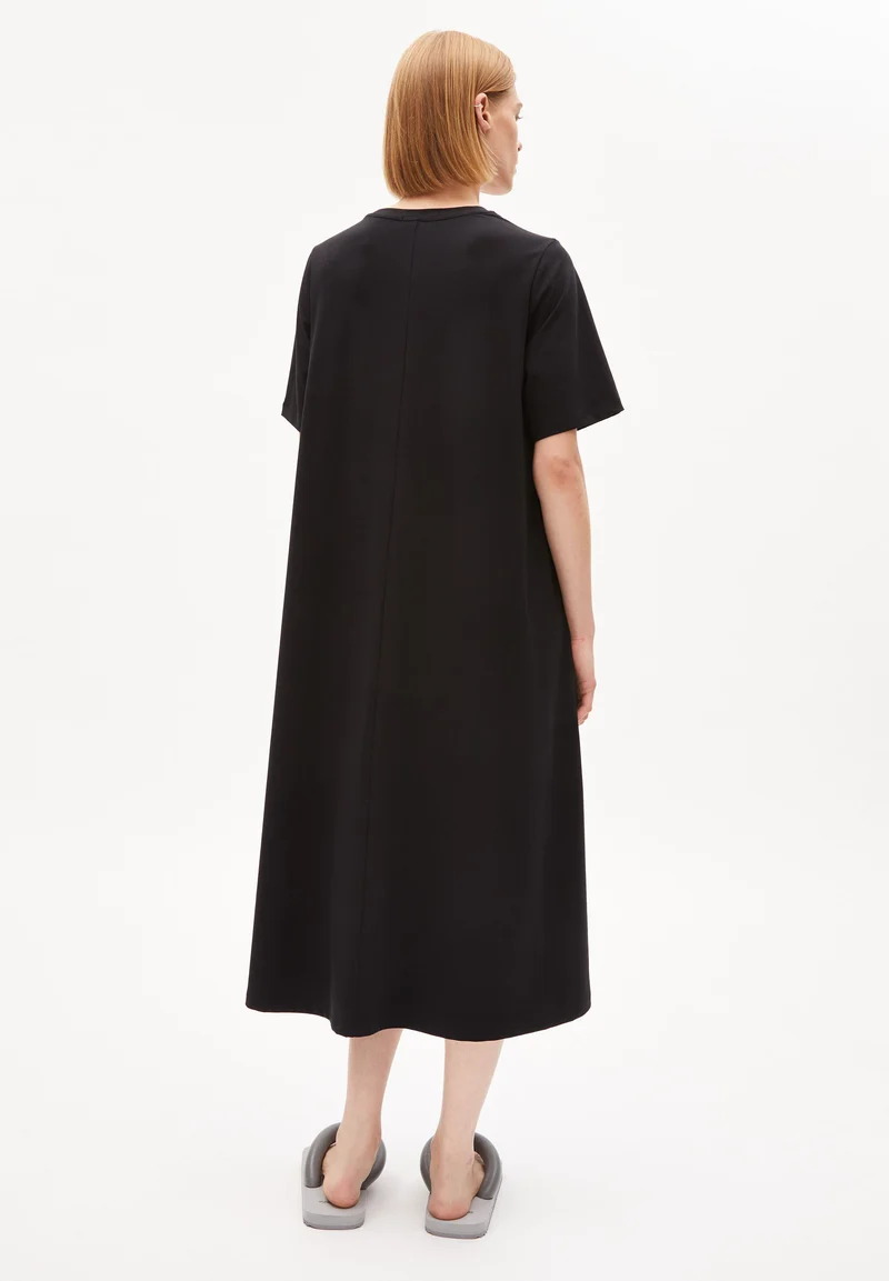SUSAAN | black