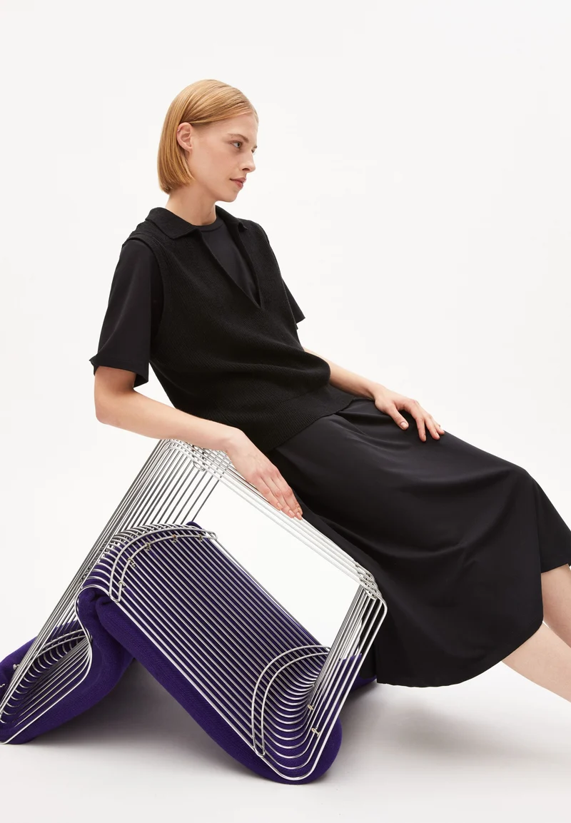 SUSAAN | black