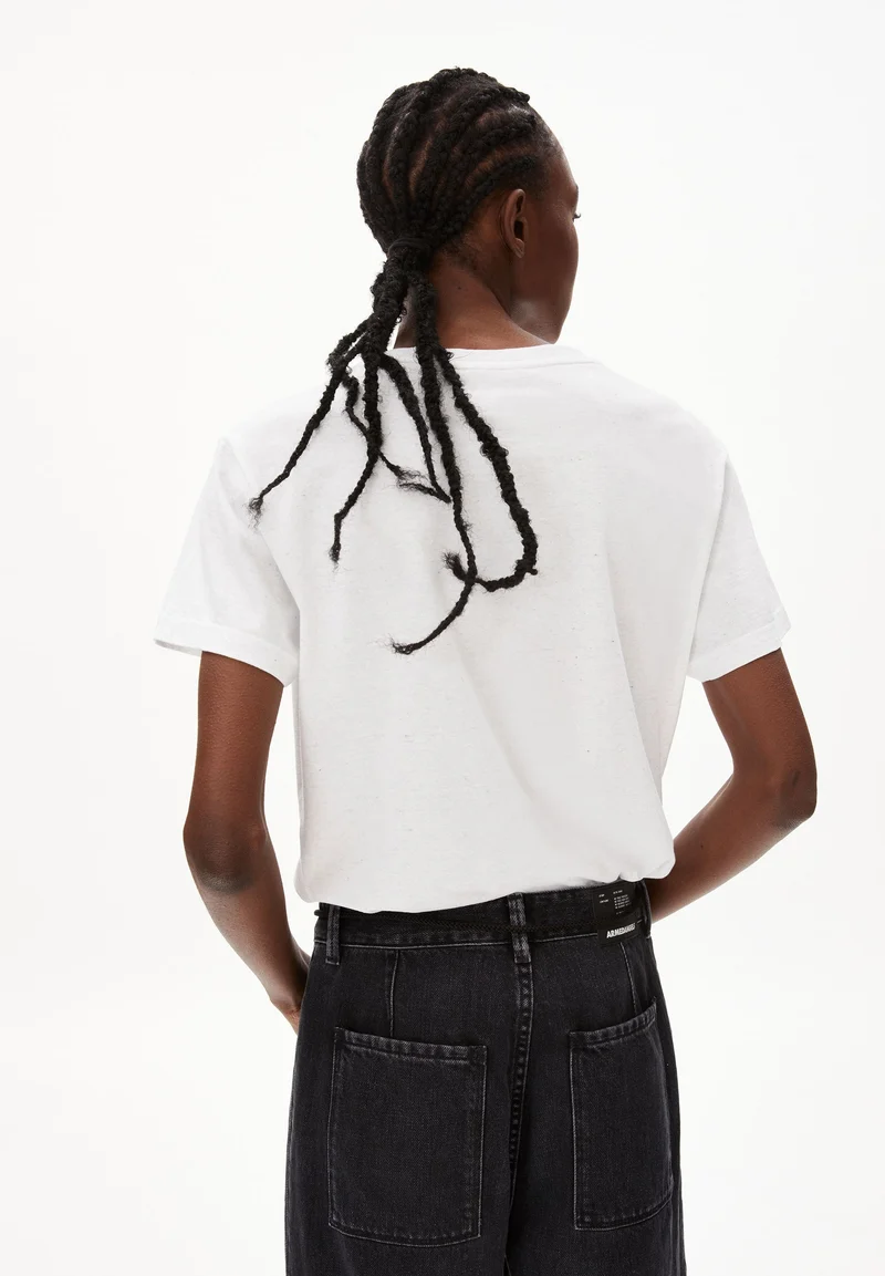 DEAAH ICONIC | used white