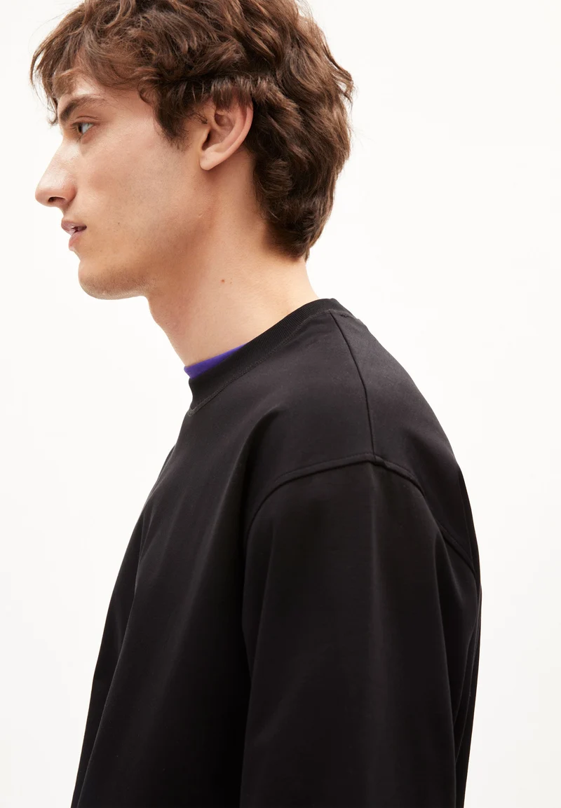 VARAAS PREMIUM | black