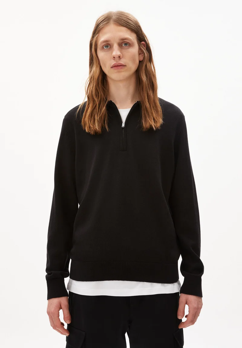 PAANAS | black