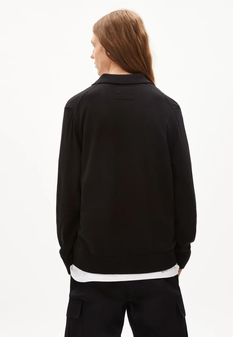 PAANAS | black