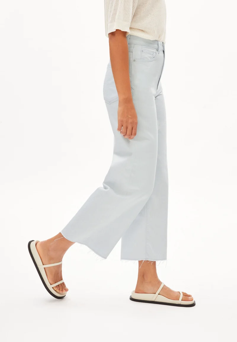 ENIJAA CROPPED | blue white