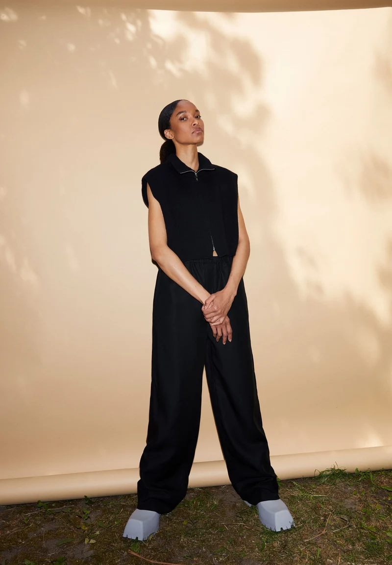 NOVAALIE | black