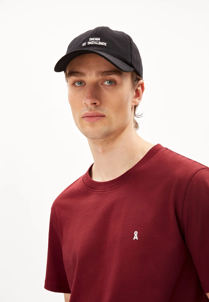 LAARON T-SHIRT | dark crimson
