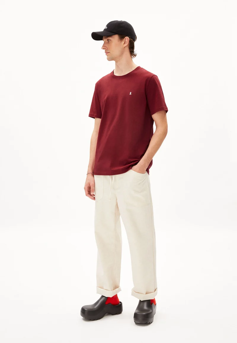 LAARON T-SHIRT | dark crimson