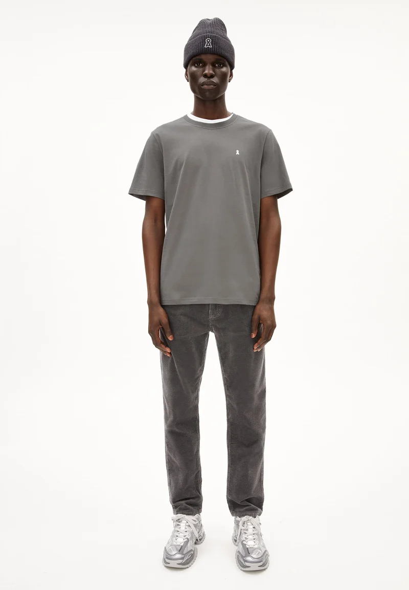 LAARON T-SHIRT | iron cast