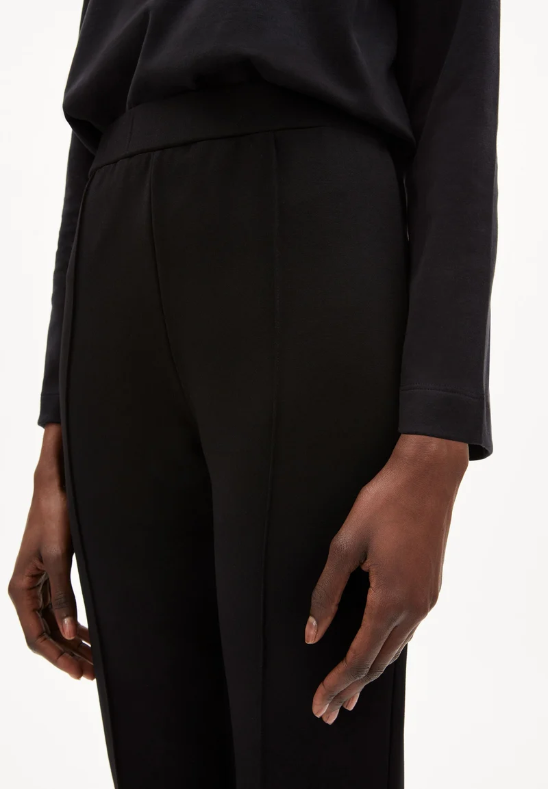 LEYLAARI | black