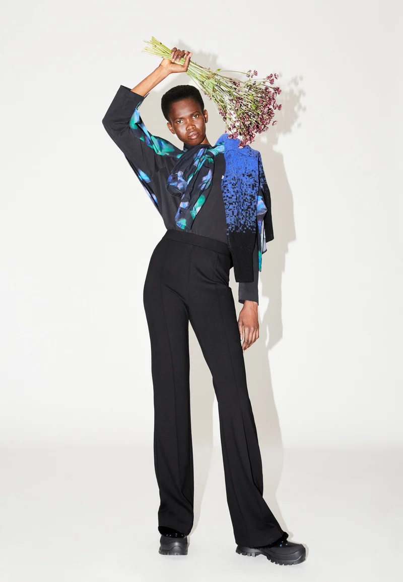 LEYLAARI | black