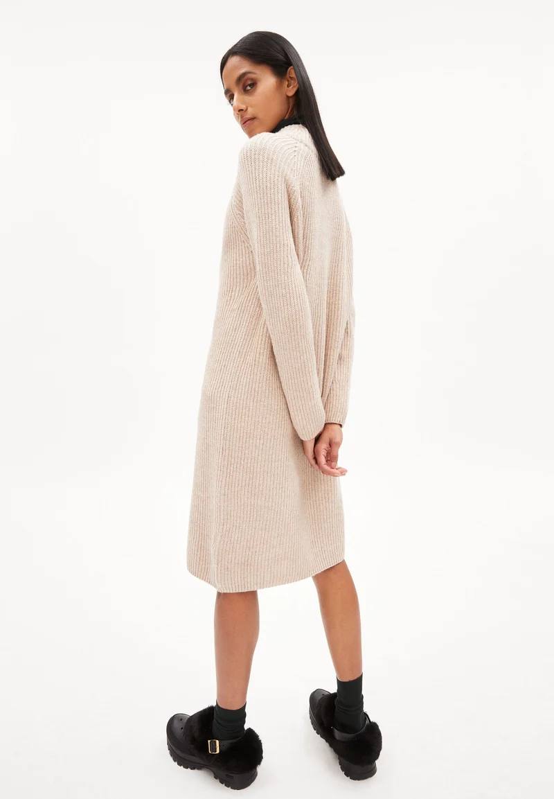 MILLAANA KLEID | light caramel melange