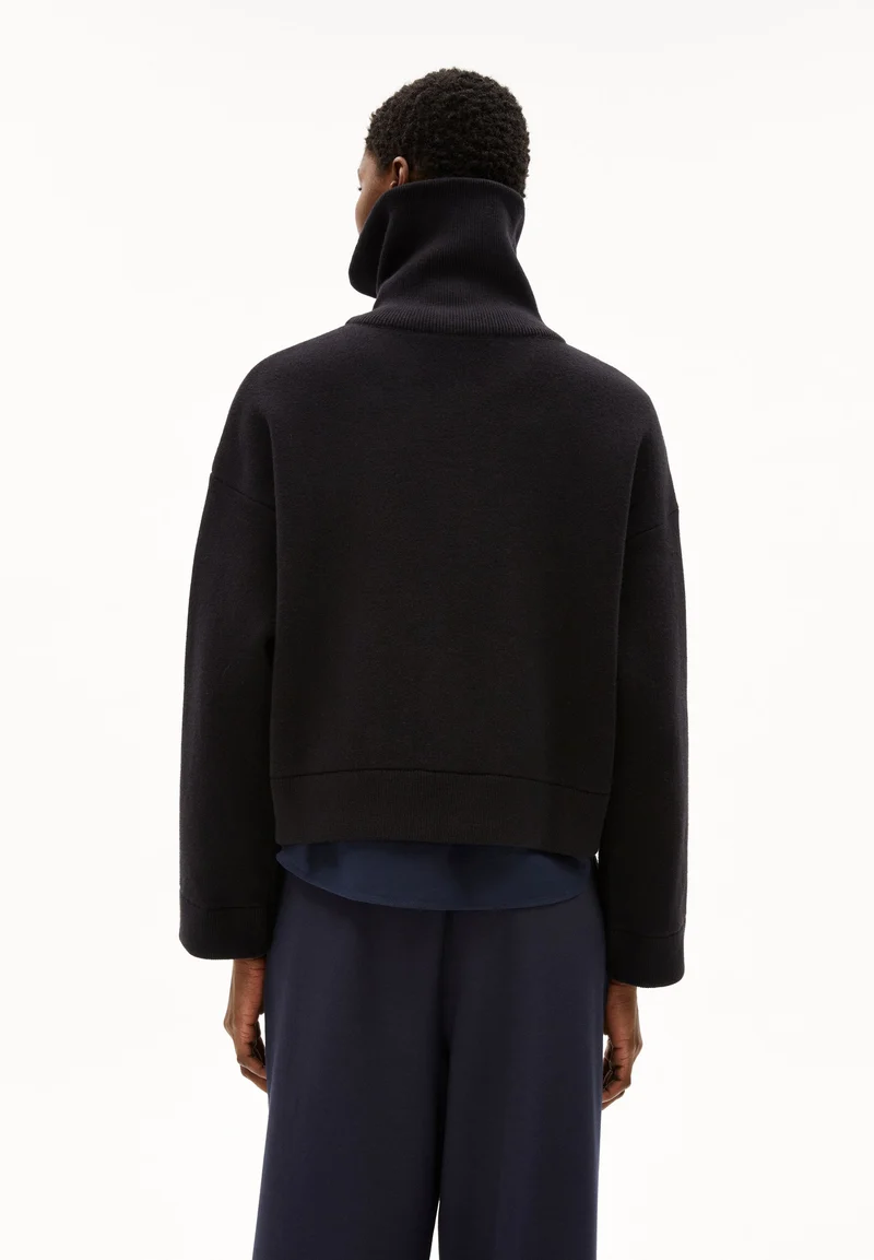 JOANIAAS STRICKJACKE | black