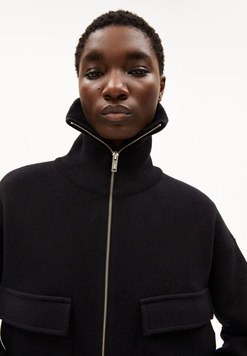 JOANIAAS STRICKJACKE | black
