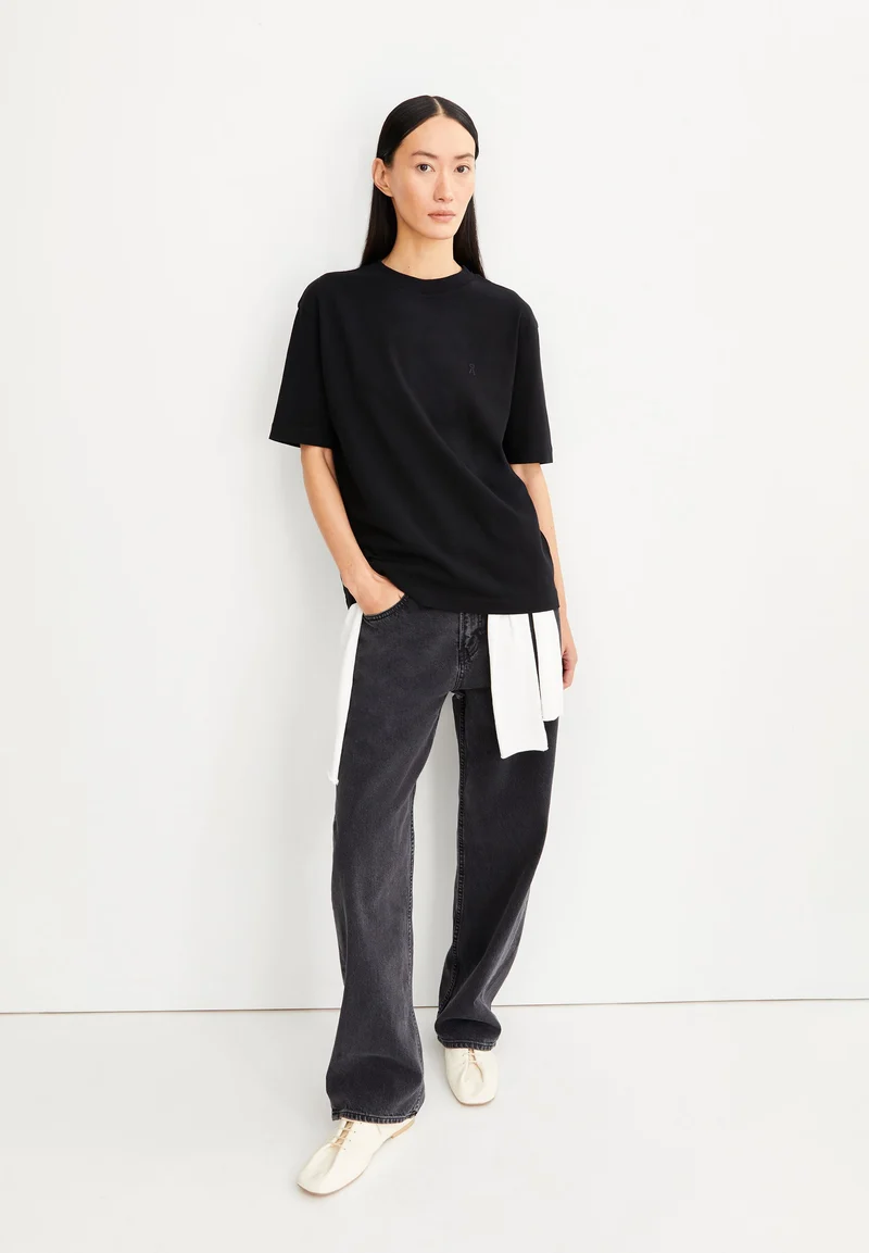 TARJAA T-SHIRT | black