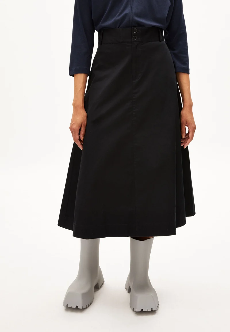KEANAA | black
