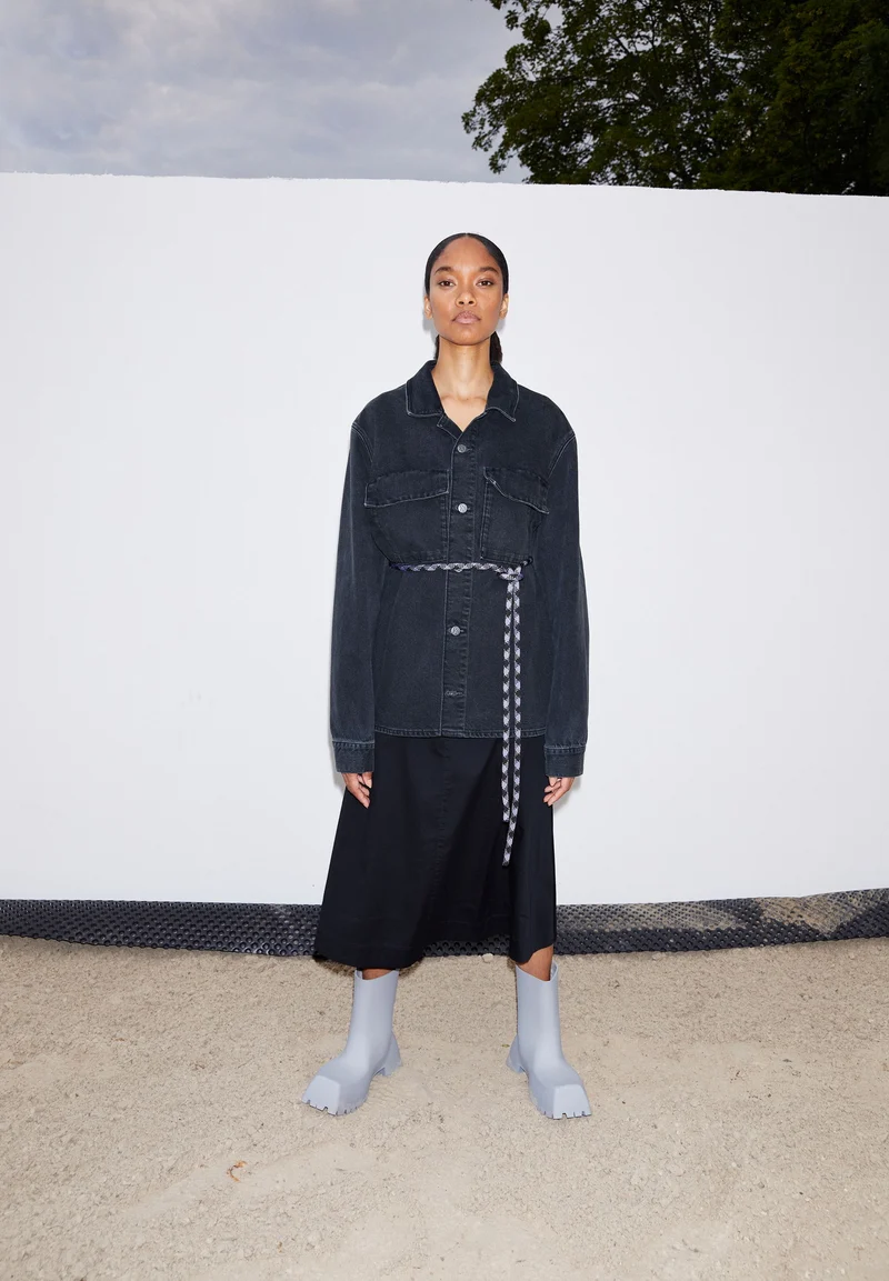 KEANAA | black