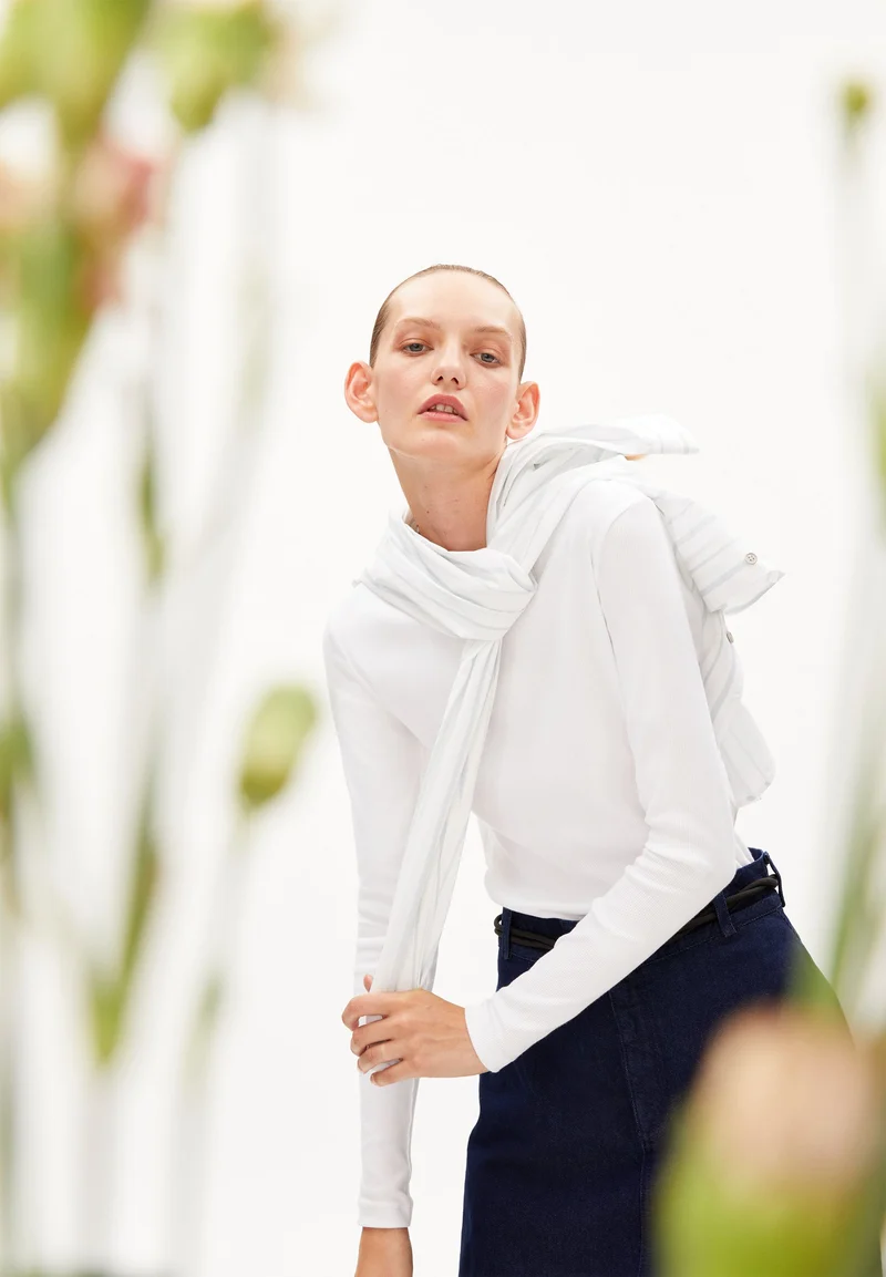 JAALIA | white