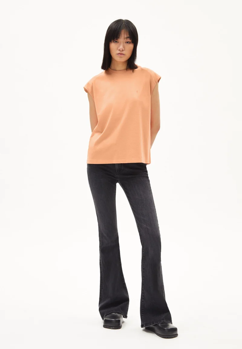 IRAKAA | warm peach