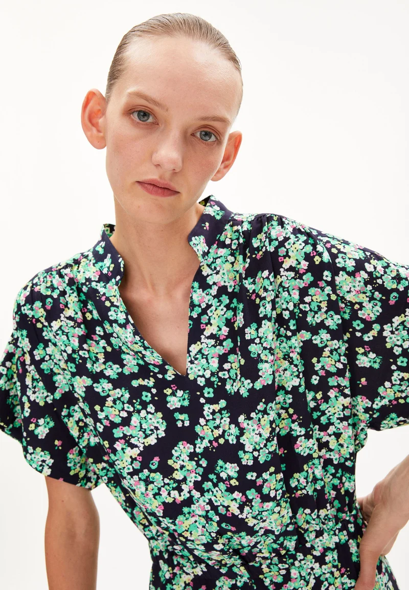SWAANTJE DITSY FLORAL | night sky