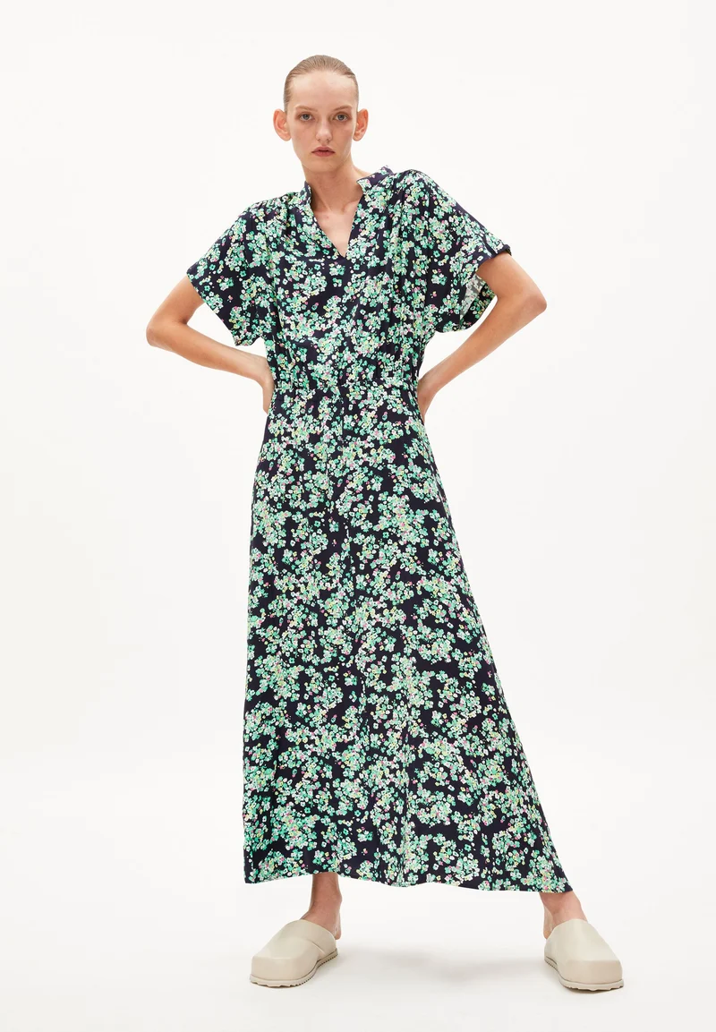 SWAANTJE DITSY FLORAL | night sky
