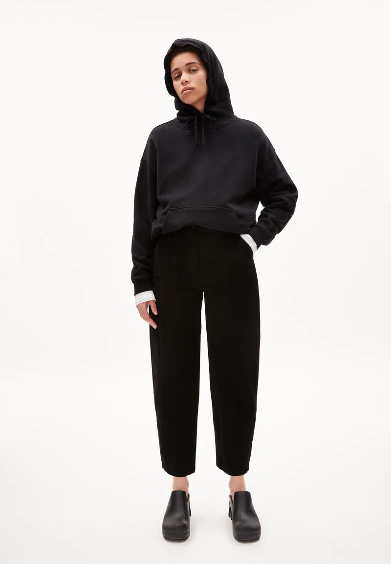 ARAAVI | black