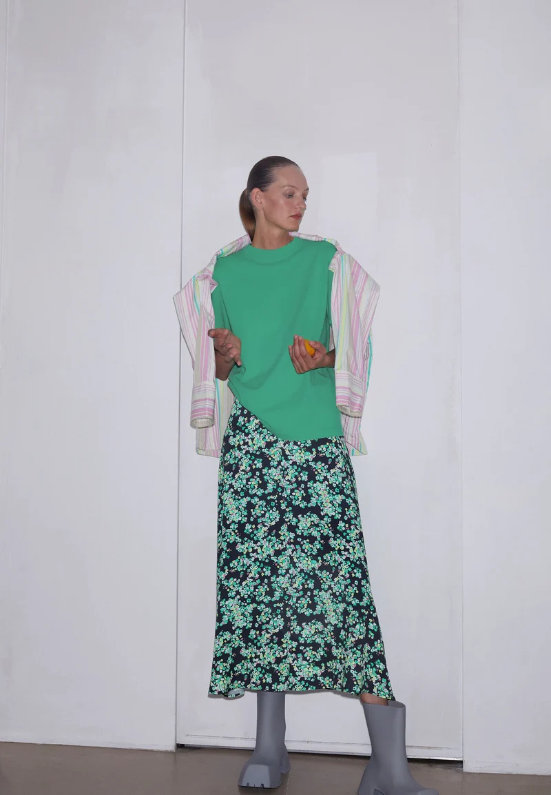 SAALANJA DITSY FLORAL | night sky