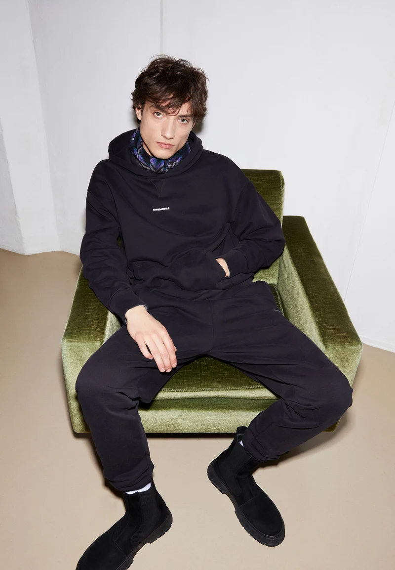 KHAALO PREMIUM | black