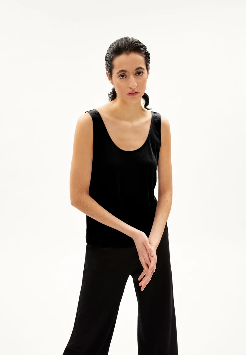 MINAAMI | black