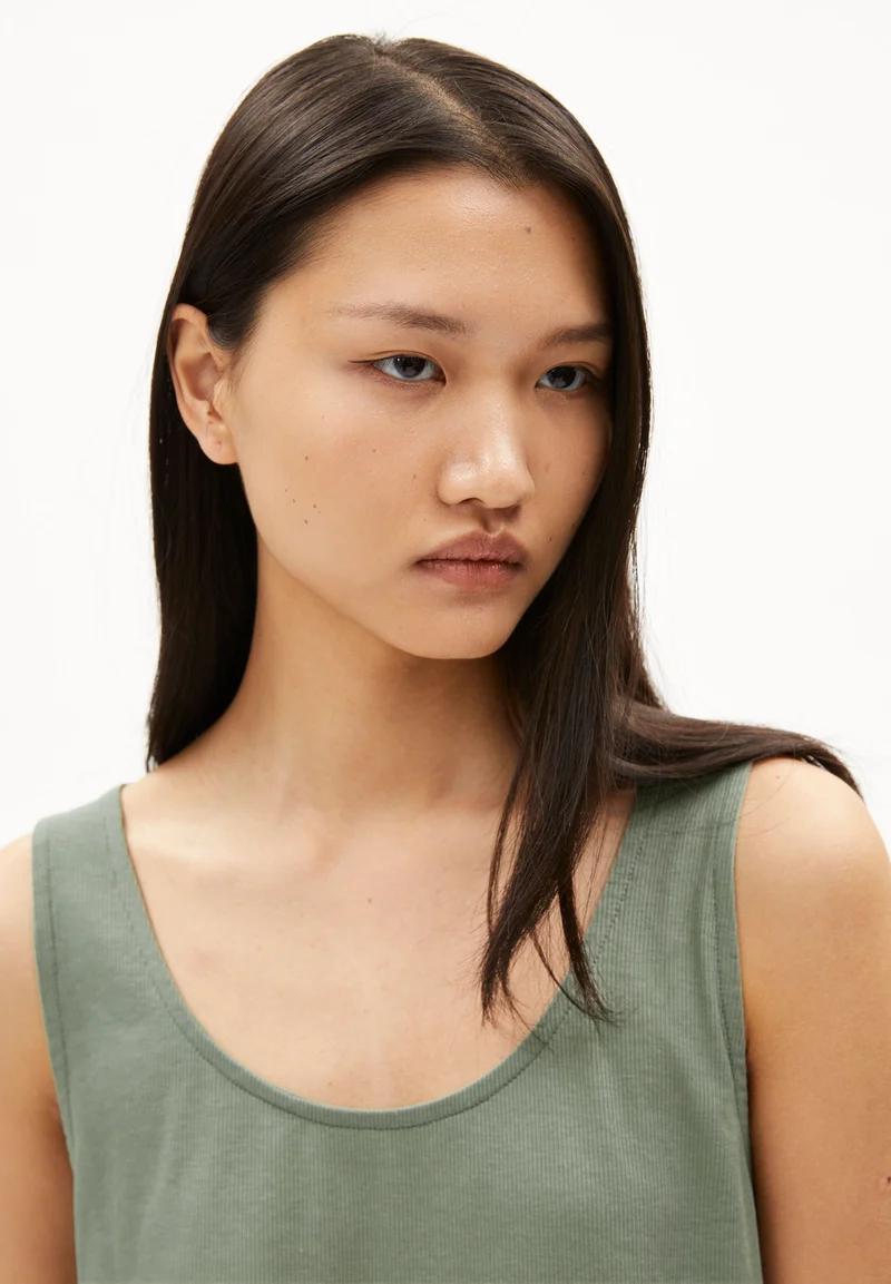 MINAAMI | grey green