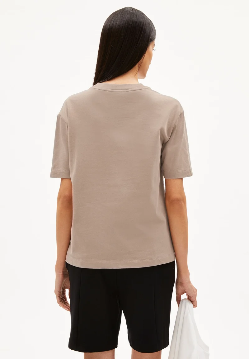 TARJAA T-SHIRT | cinnamon dust