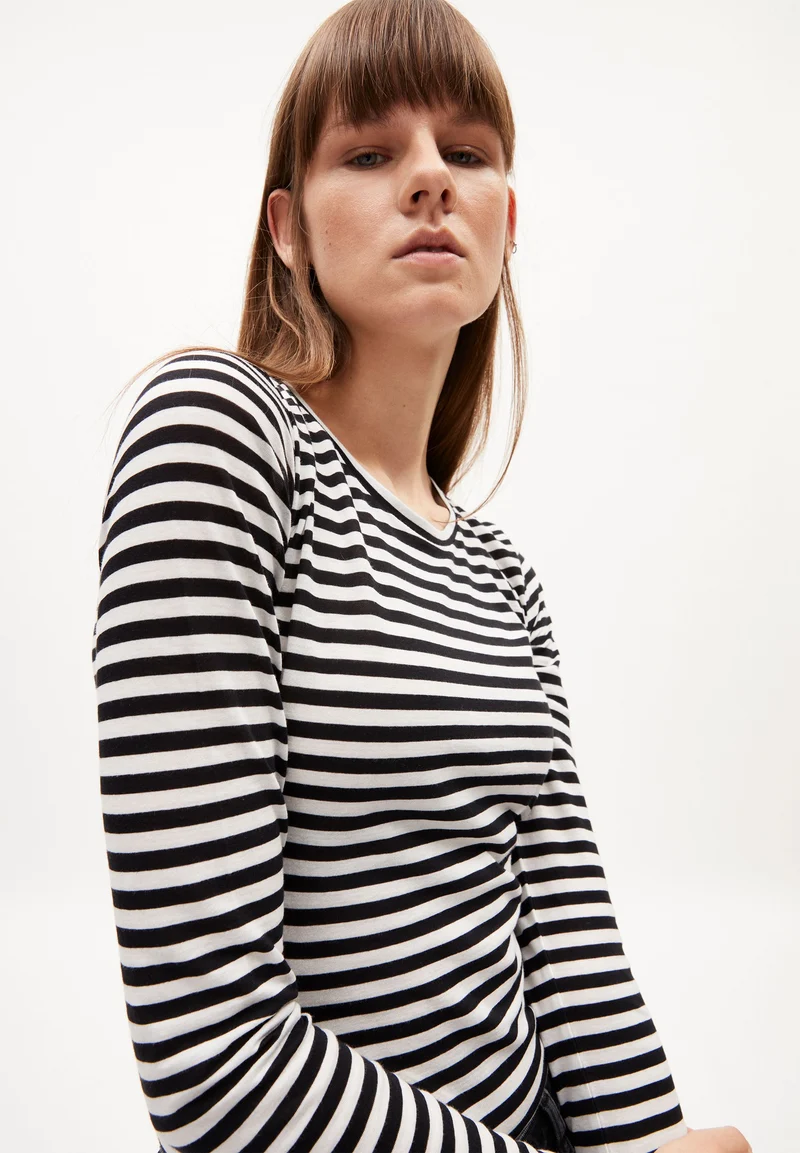 ENRICCAA STRIPES | black-off white