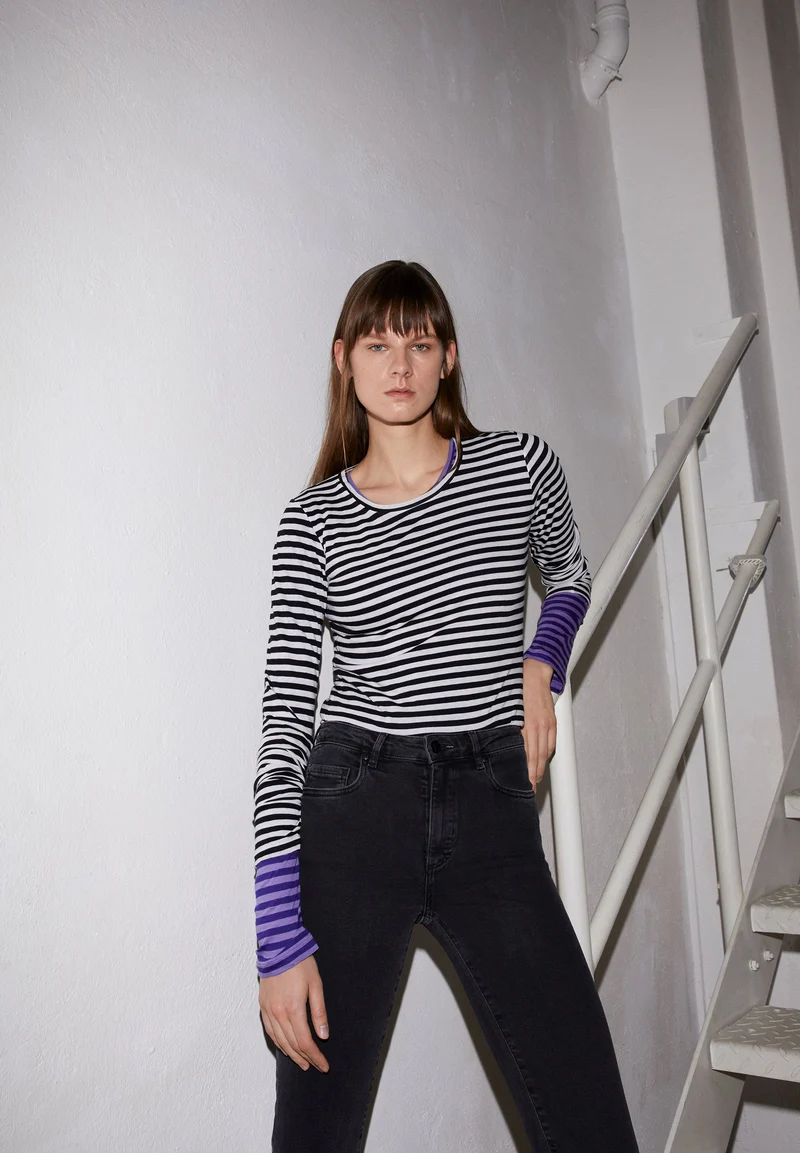ENRICCAA STRIPES | black-off white