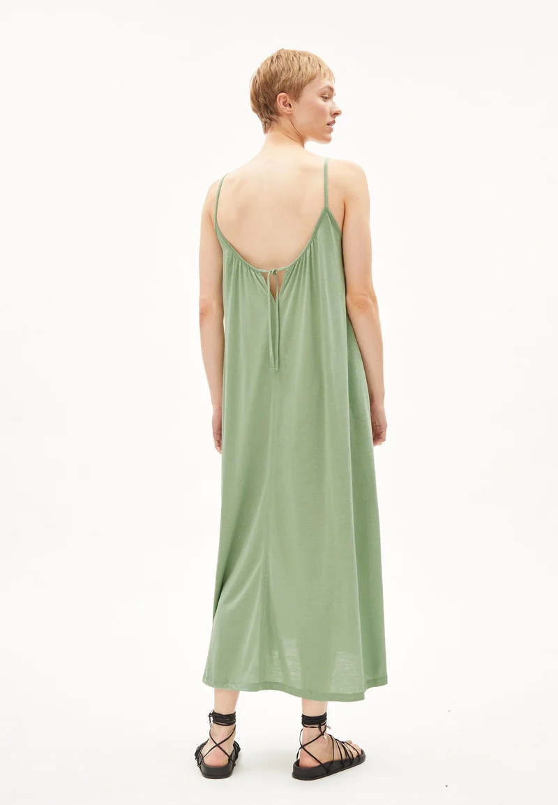 SARINYAA | smith green