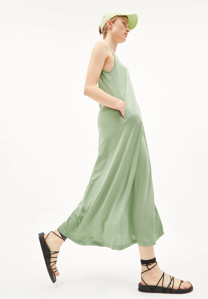 SARINYAA | smith green