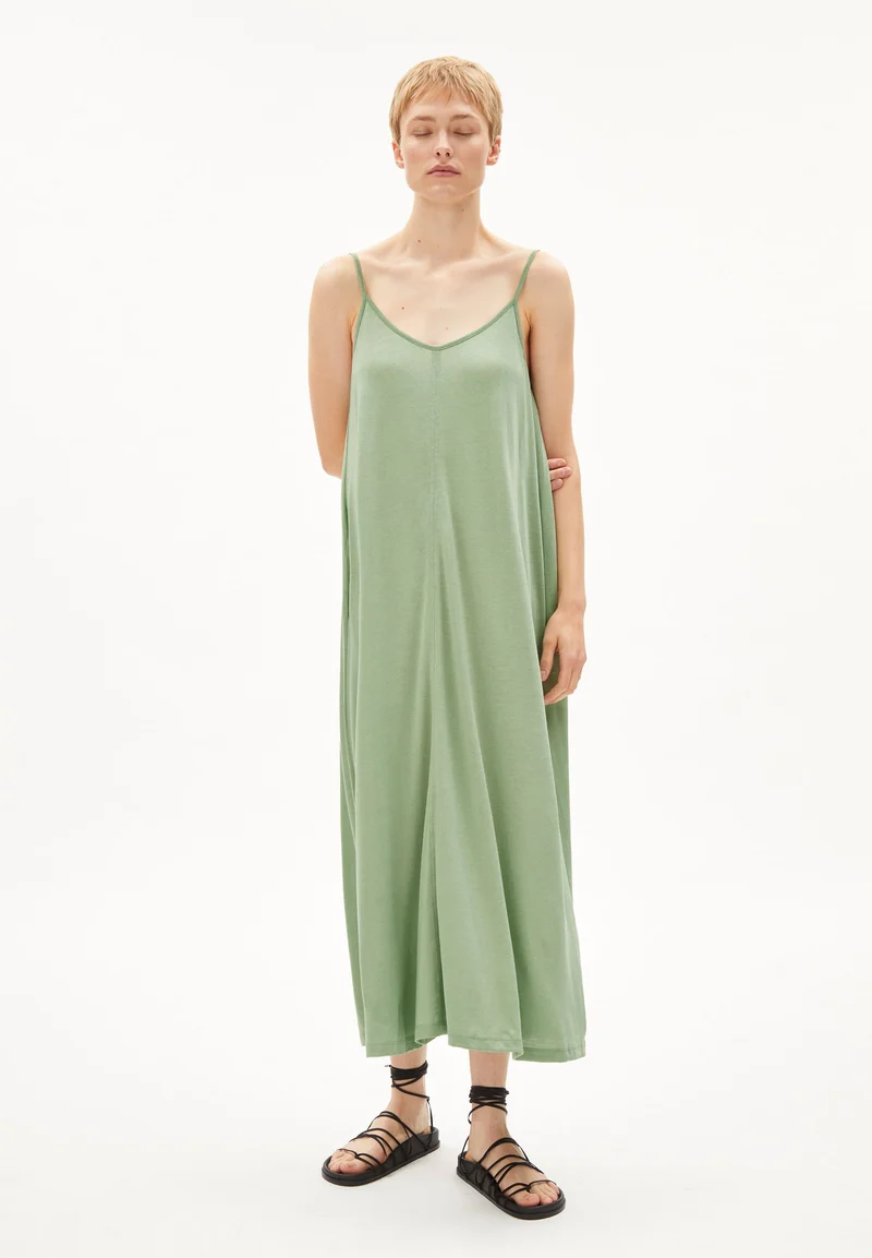 SARINYAA | smith green