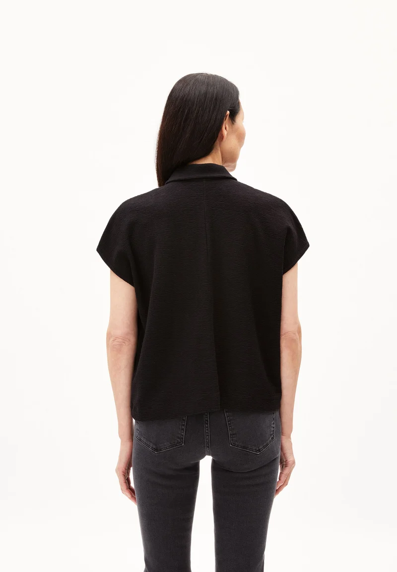LIKAA | black
