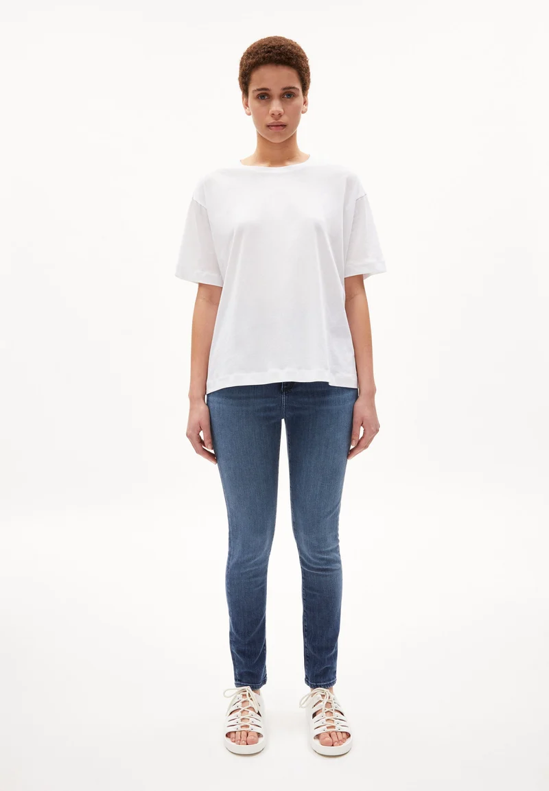SAIKAA | white