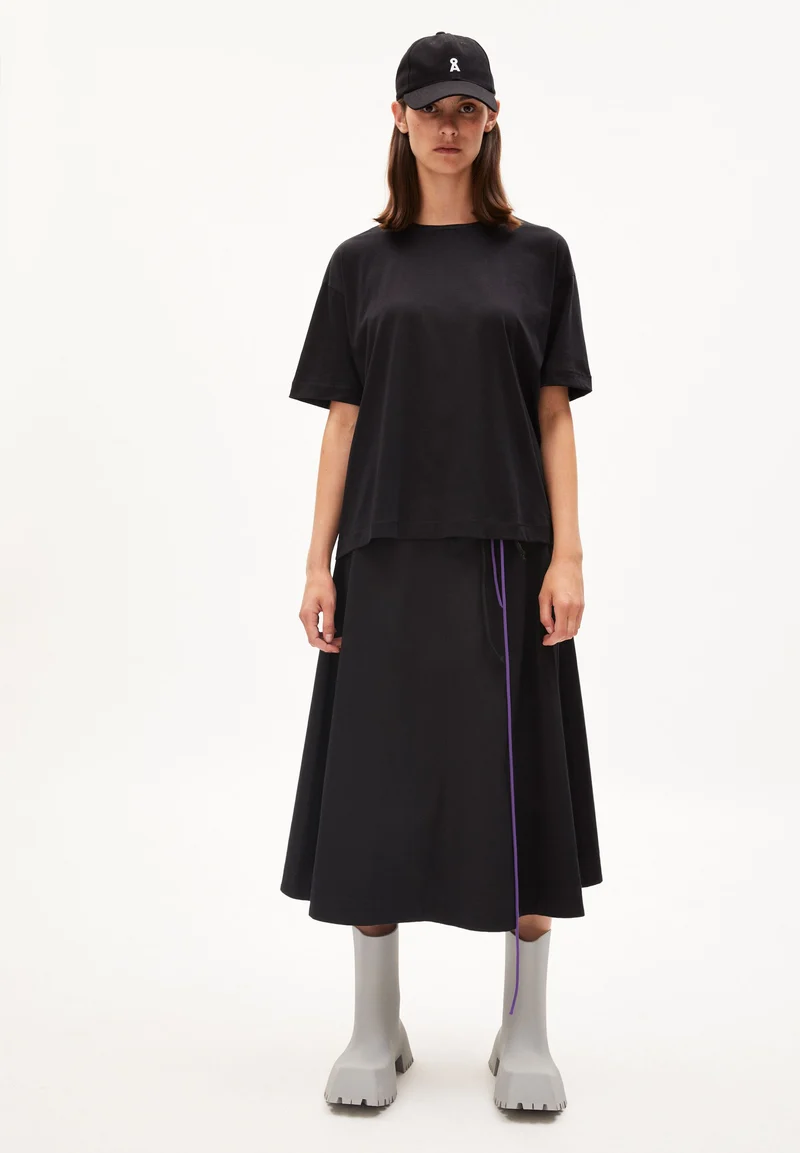 SAIKAA | black