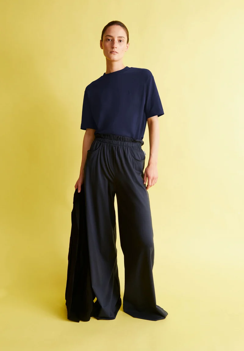TARJAA T-SHIRT | tinted navy