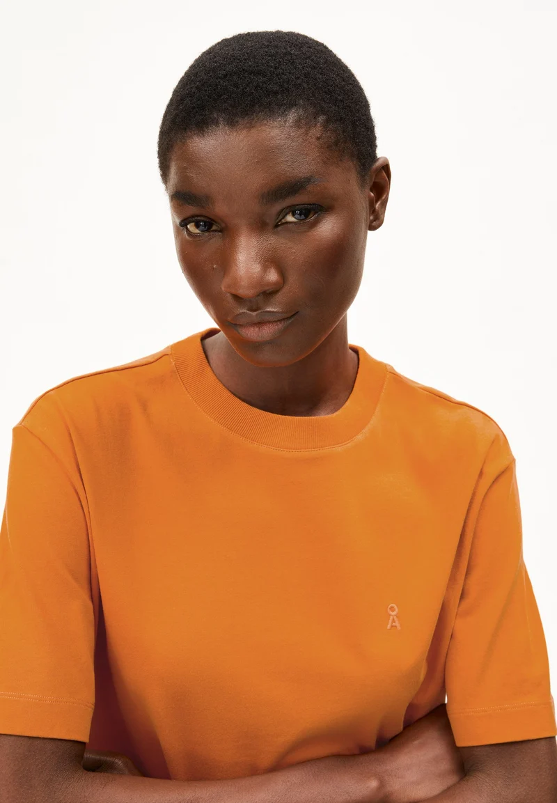 TARJAA T-SHIRT | amberglow