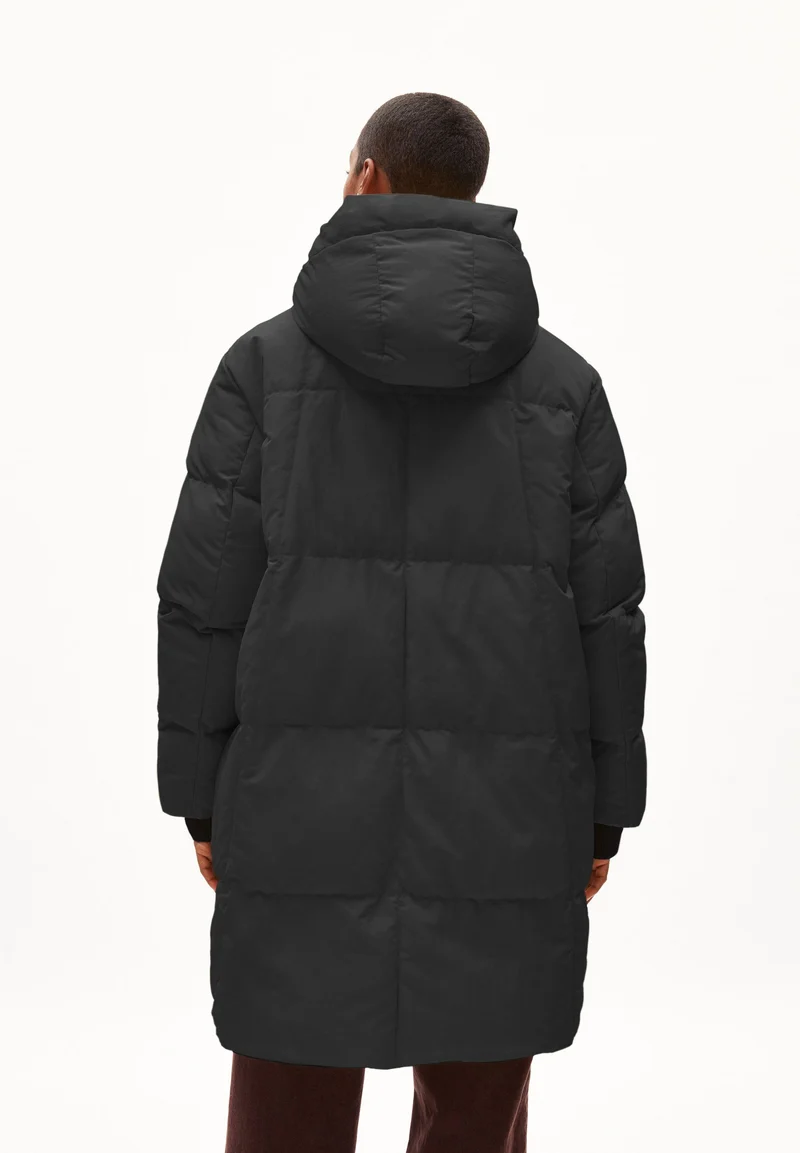 TASILAA | black