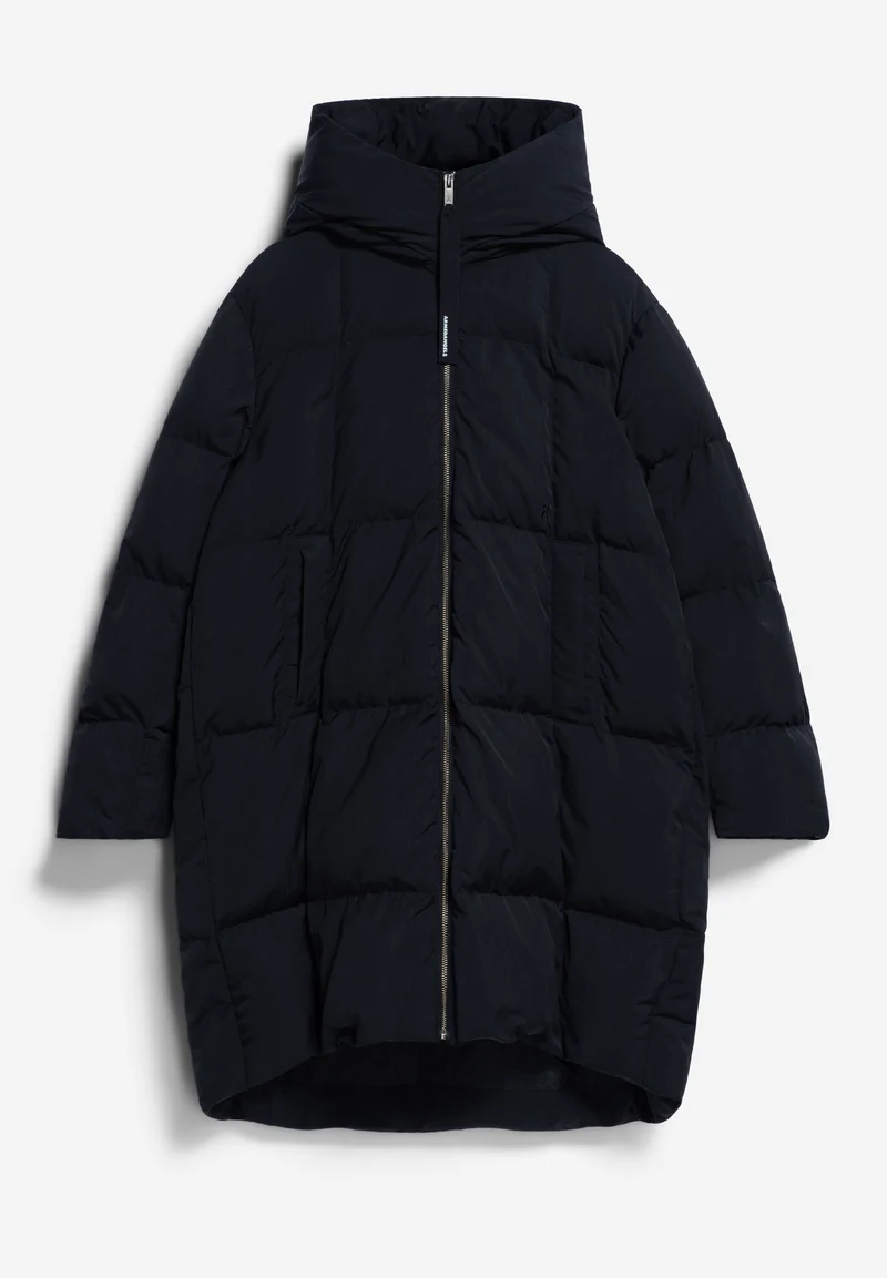 TASILAA | black