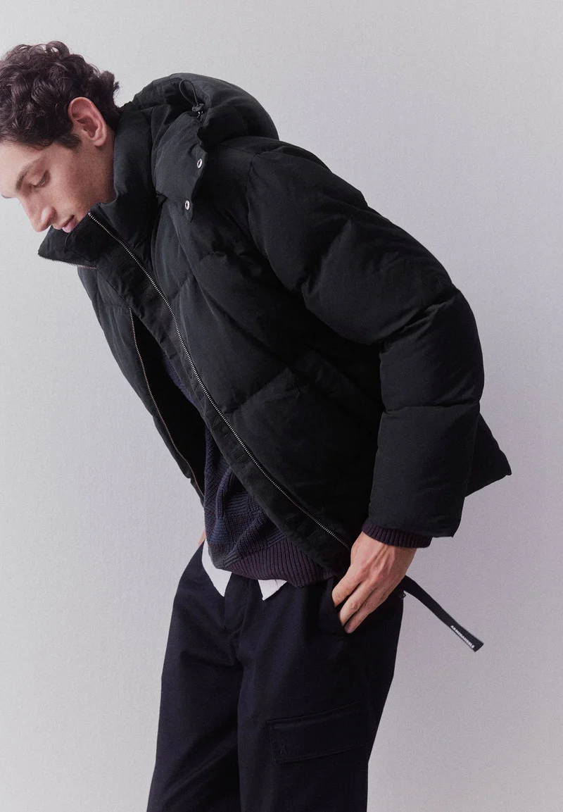 VILSAAND | black