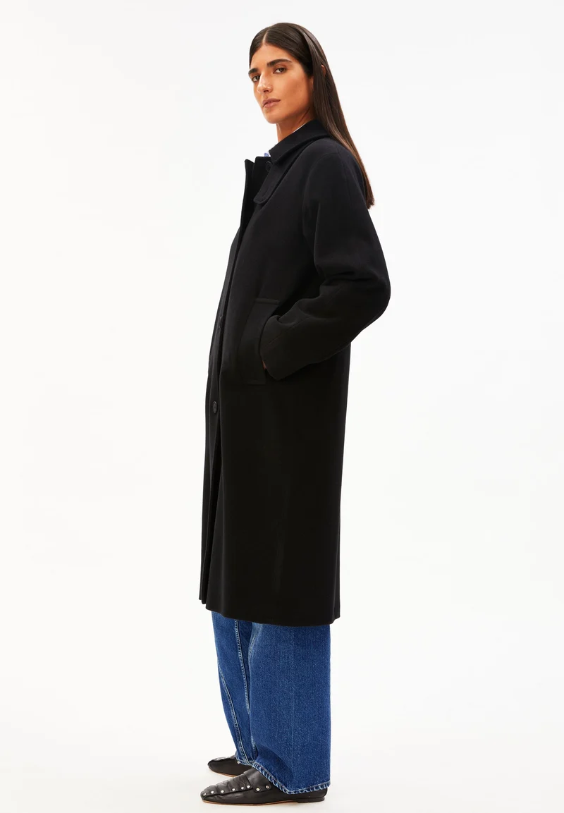 VAANOISE WOOL | black
