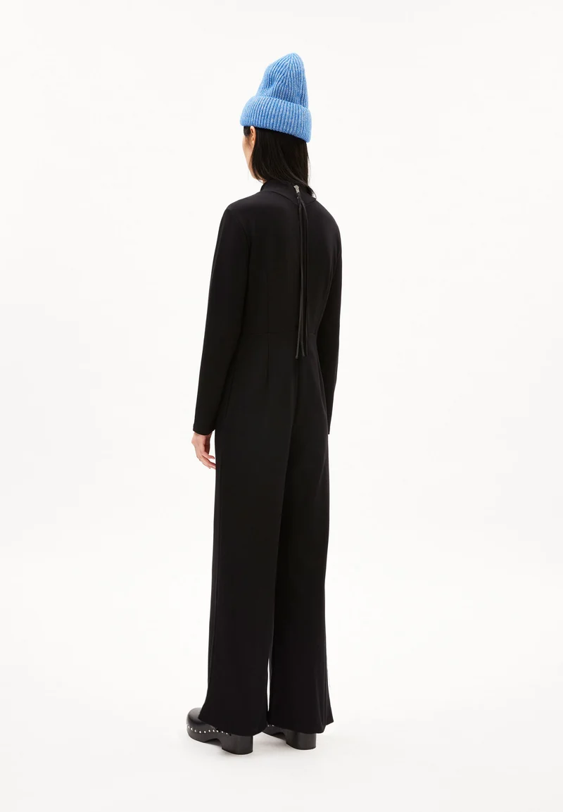 MARGARIDAA | black