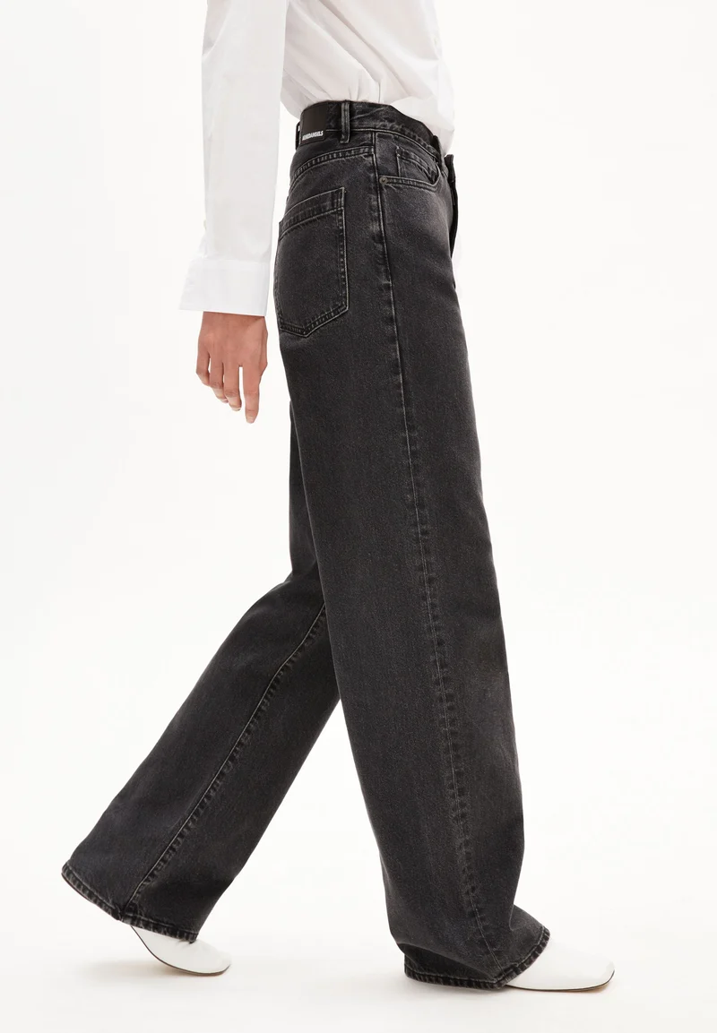ENIJAA | ebony black