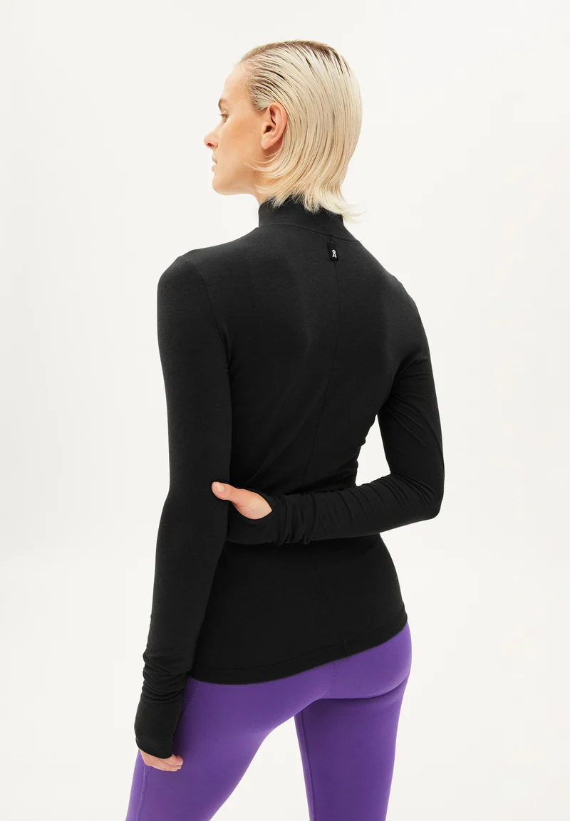 DESNAA | black