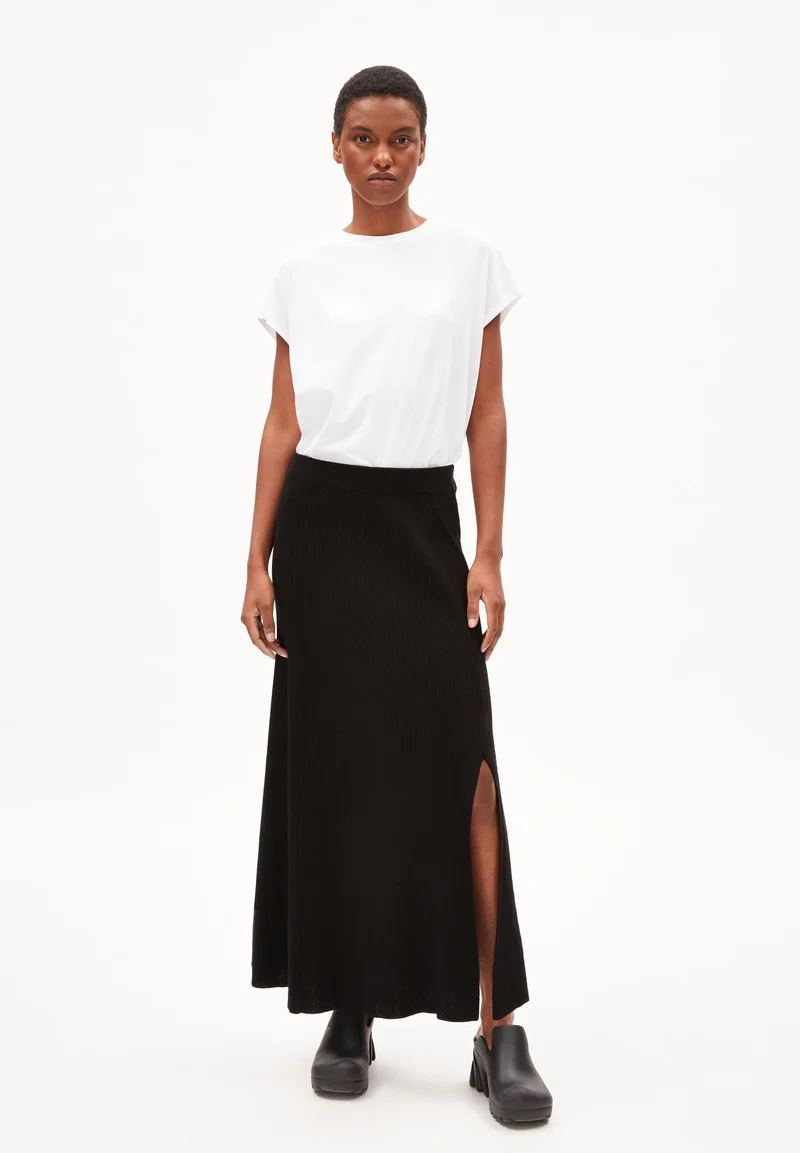 INAARA | white