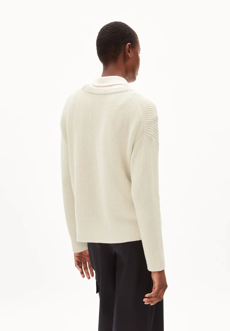 NURIAAS | oatmilk